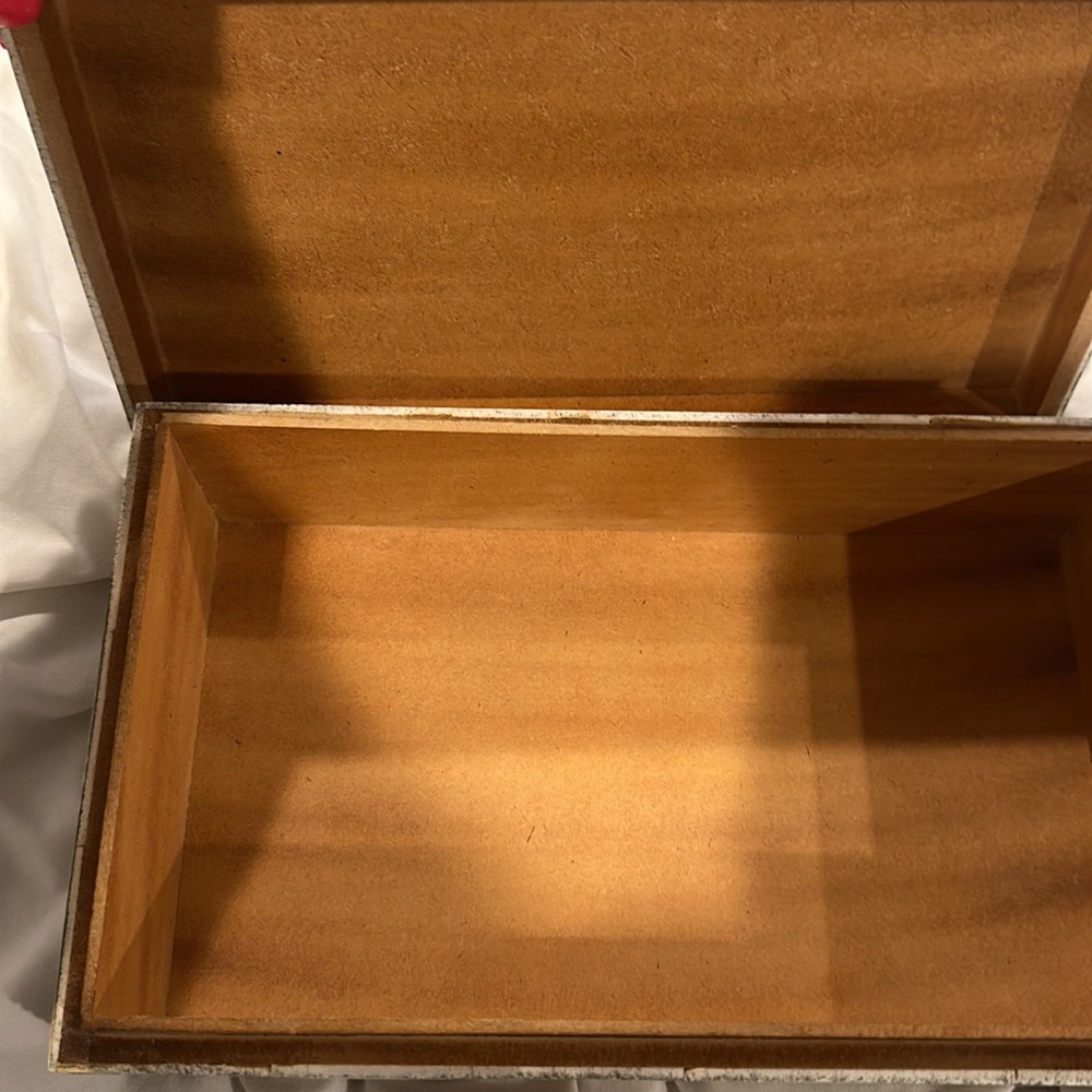 Box - Picture 4 of 7